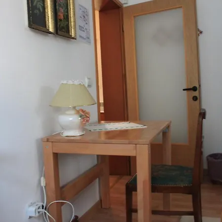 Boulevard Garden House - Free And Save Parking In The Yard 2*