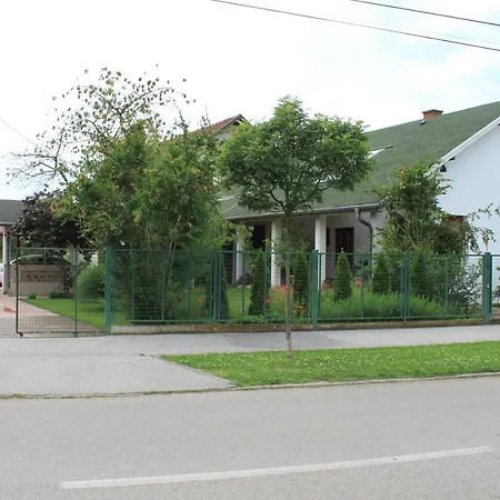 Boulevard Garden House - Free And Save Parking In The Yard 2* Τσούπρια