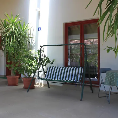 Boulevard Garden House - Free And Save Parking In The Yard Πανσιόν