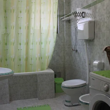 Boulevard Garden House - Free And Save Parking In The Locked Yard Gostinjska kuća